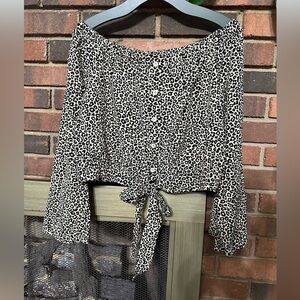 🛍️ rue 21  long sleeve shoulder off crop top. Excellent condition.